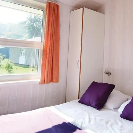 Дом отдыха Strandpark 22 *